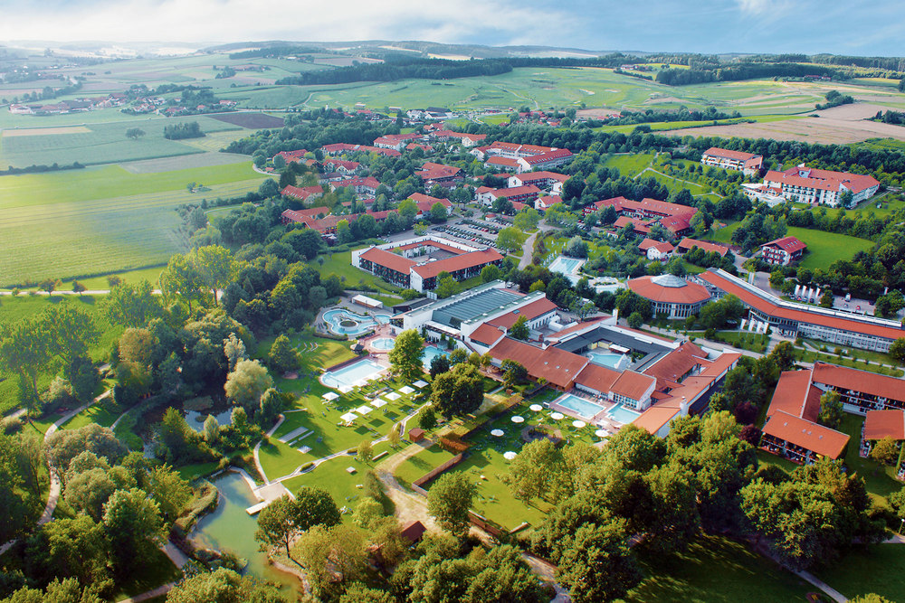 Luftbild Bad Birnbach, Rottal Terme und Bella Vista Golfpark
