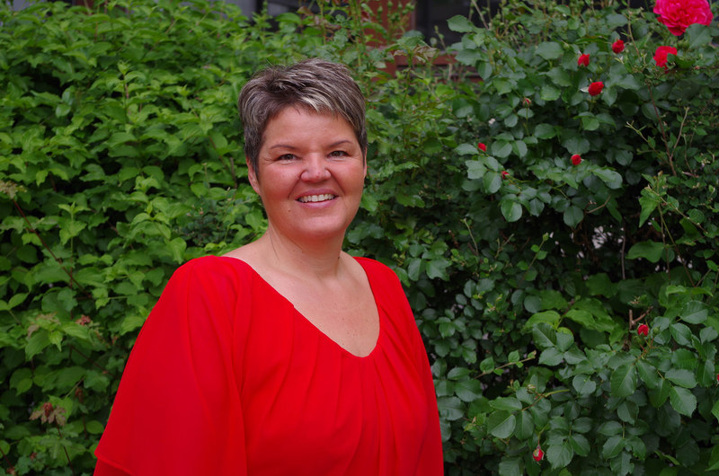 Bettina Dötter, Verwaltungsangestellte