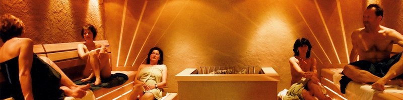 Lehmsauna in der Saunawelt des Vitariums mit 90 °C und 20 % Luftfeuchtigkeit