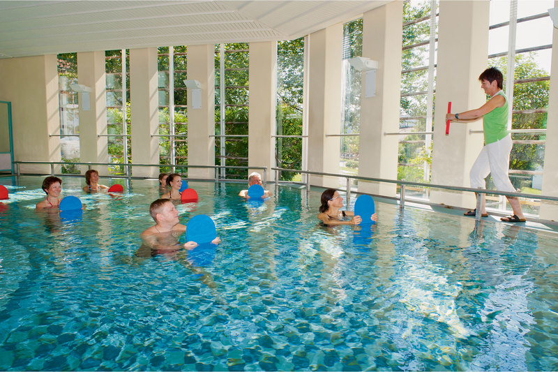 podvodní gymnastiky v malých skupinách