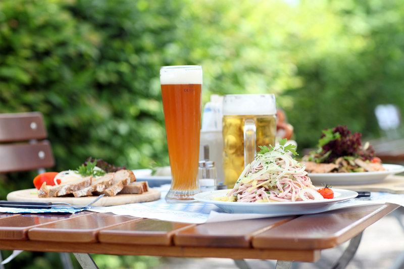 Venite-Bistro mit leckeren Snacks in der Saunawelt des Vitariums